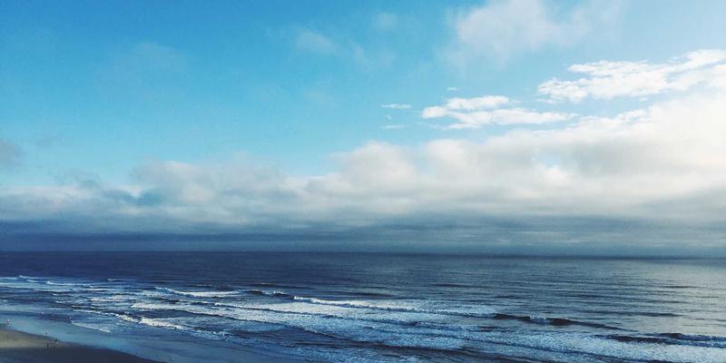 KIAHHJ人机工程学座椅深度评测：创意设计与橙色主题如何缓解长途驾驶疲劳并保护脊柱健康